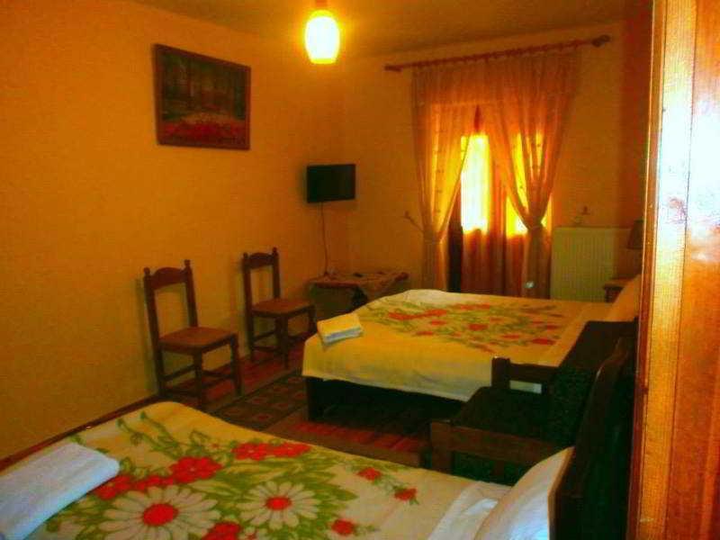 Hotel Pashuta Voskopoje Exterior photo